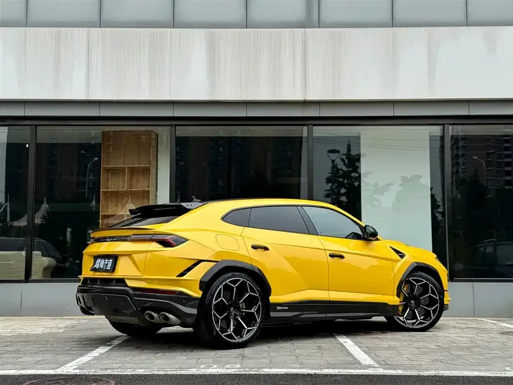 Lamborghini Urus — фото 8