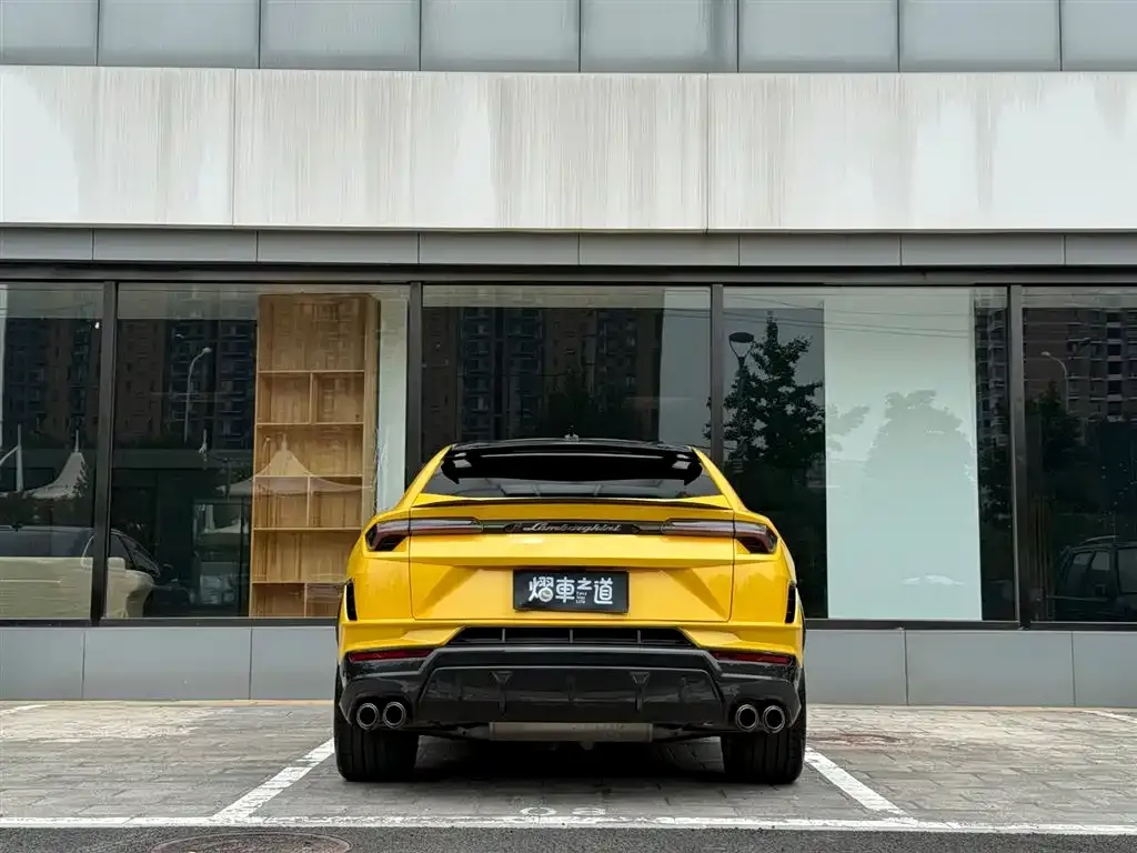 Lamborghini Urus — фото 6