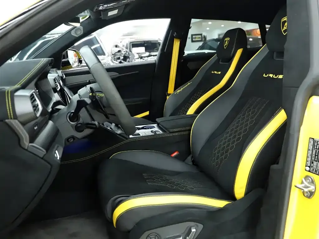 Lamborghini Urus — фото 3