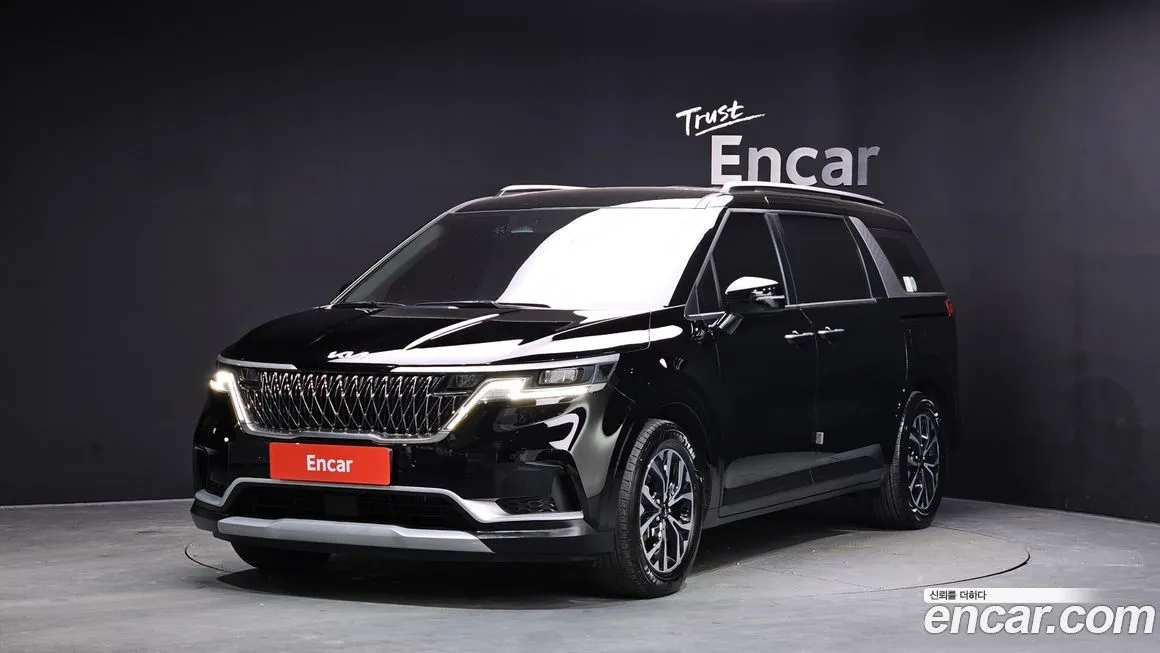 Kia Carnival — фото 1