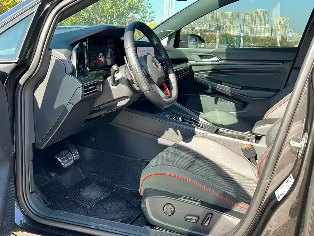 Volkswagen Golf GTI — фото 4