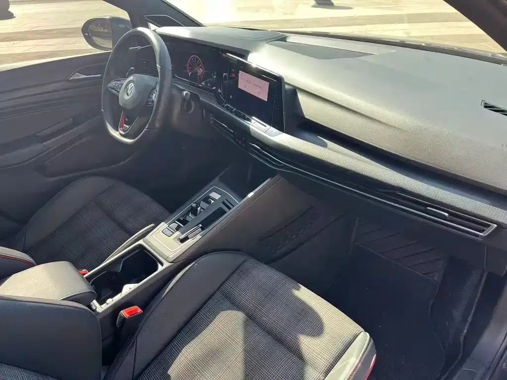 Volkswagen Golf GTI — фото 8