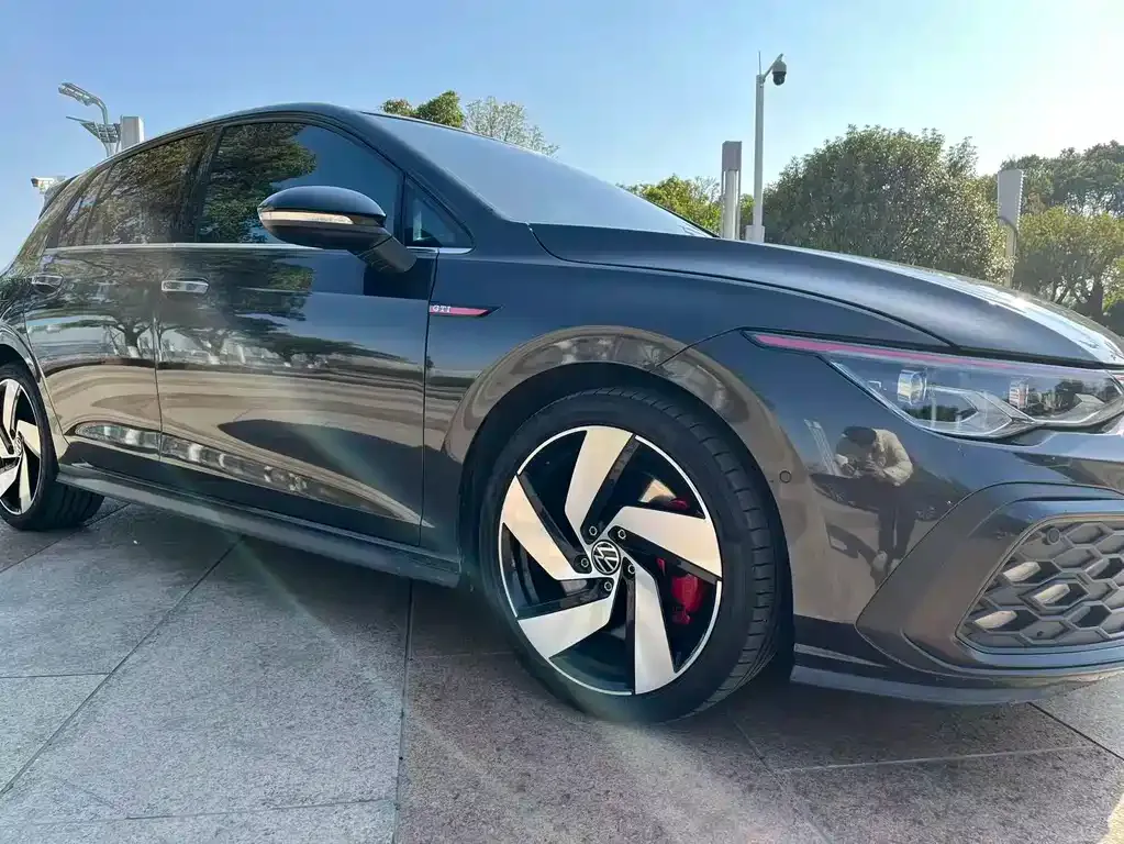 Volkswagen Golf GTI — фото 9