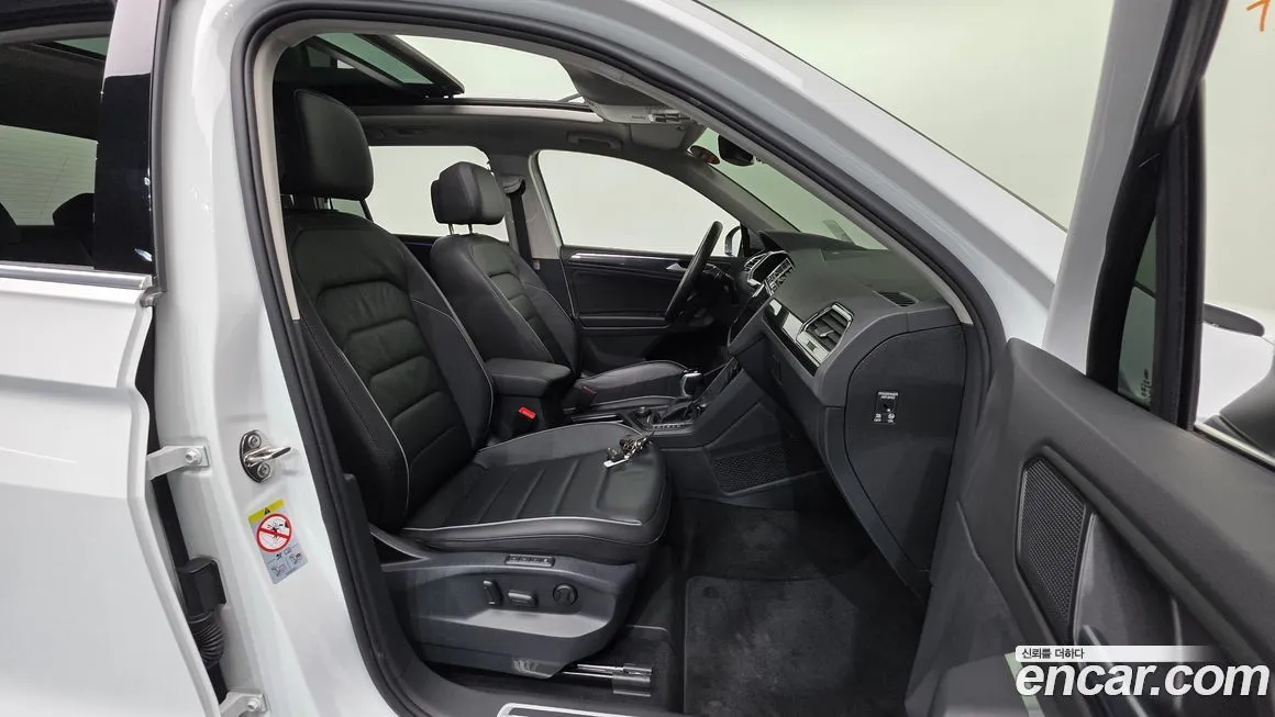 Volkswagen Tiguan — фото 6