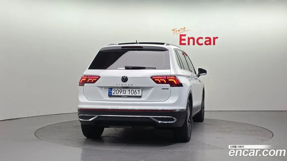 Volkswagen Tiguan — фото 5