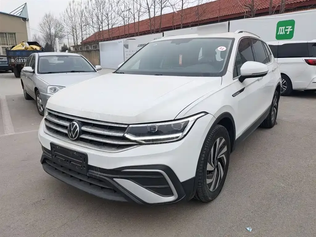 Volkswagen Tiguan L — фото 7