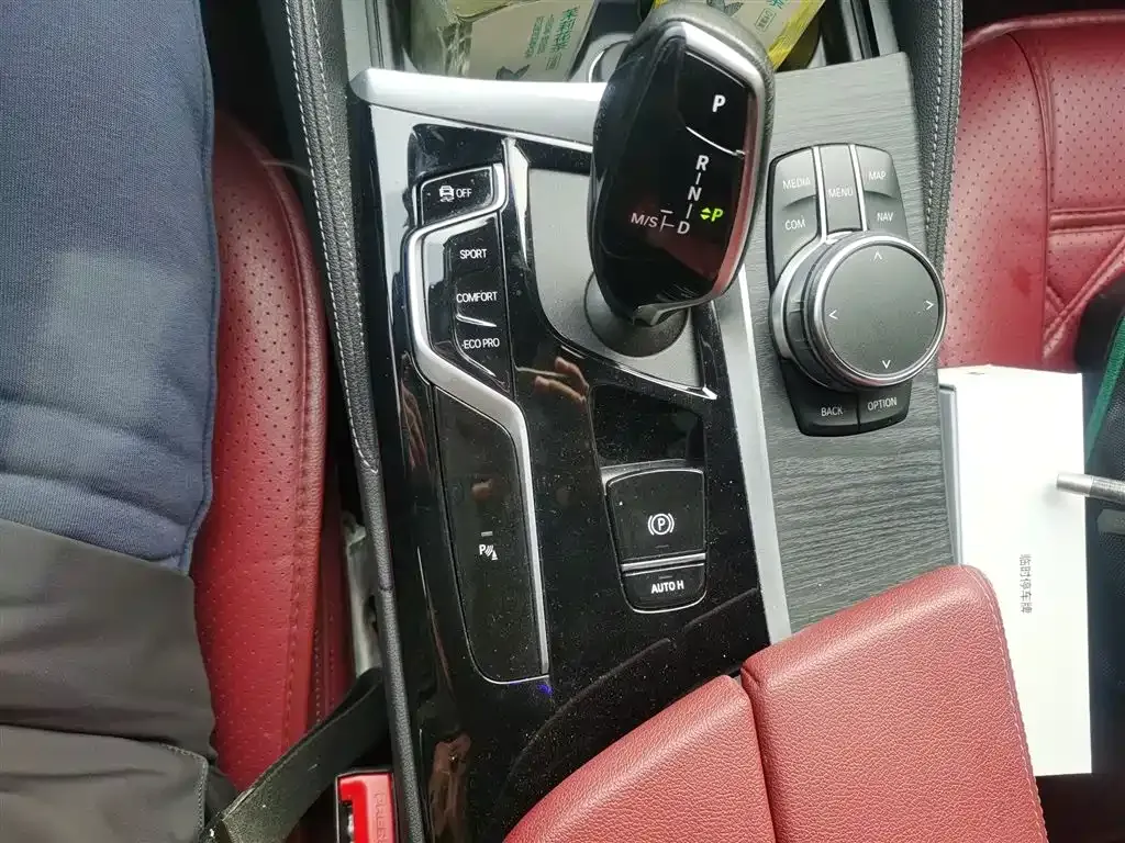 BMW 5 Series — фото 10