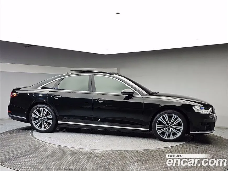 Audi A8 — фото 8
