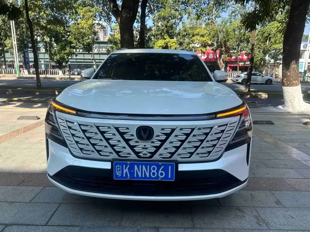 Changan CS75PLUS — фото 1