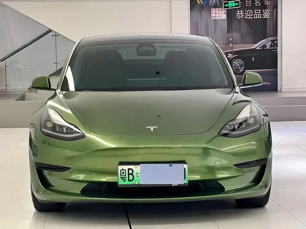 Tesla Model 3 — фото 5