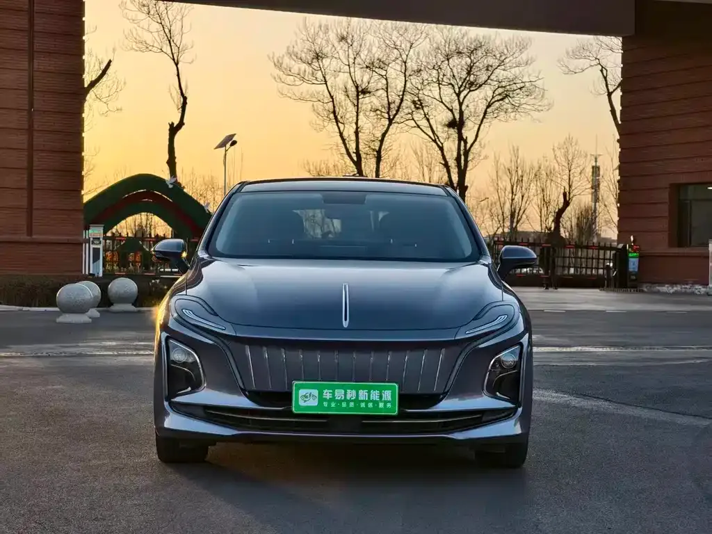 Hongqi E-QM5 — фото 4