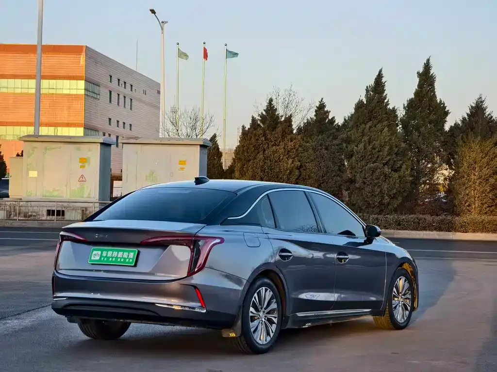 Hongqi E-QM5 — фото 8