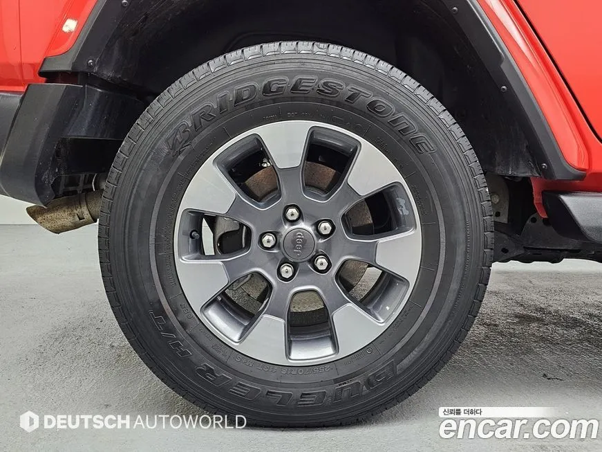 Jeep Wrangler — фото 10