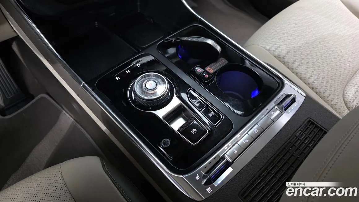 Kia Carnival — фото 10