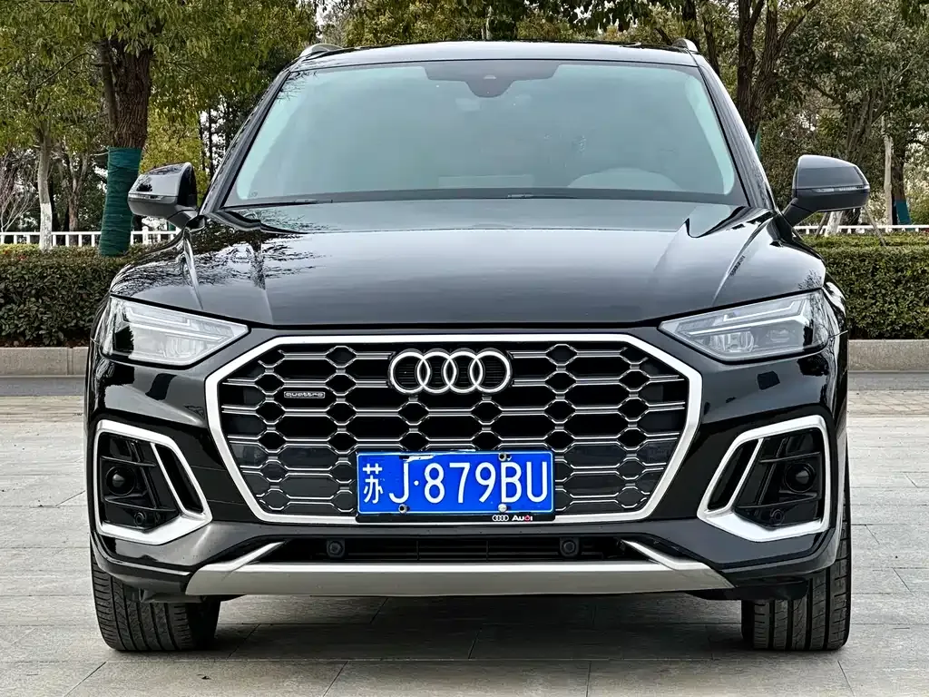 Audi Q5L — фото 10