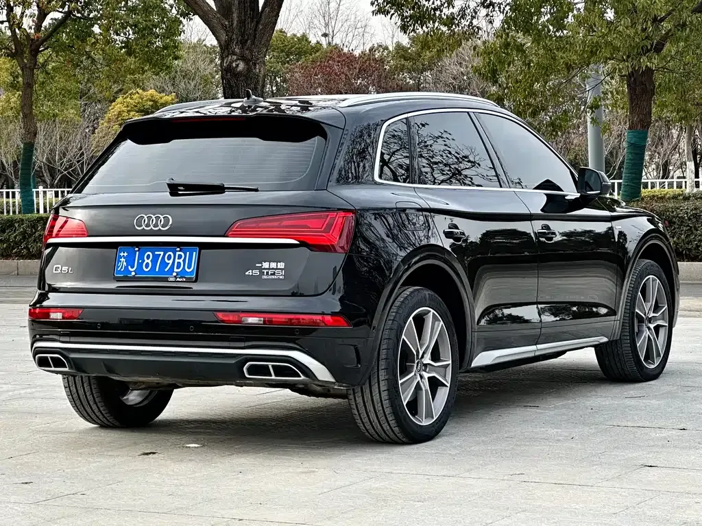 Audi Q5L — фото 4