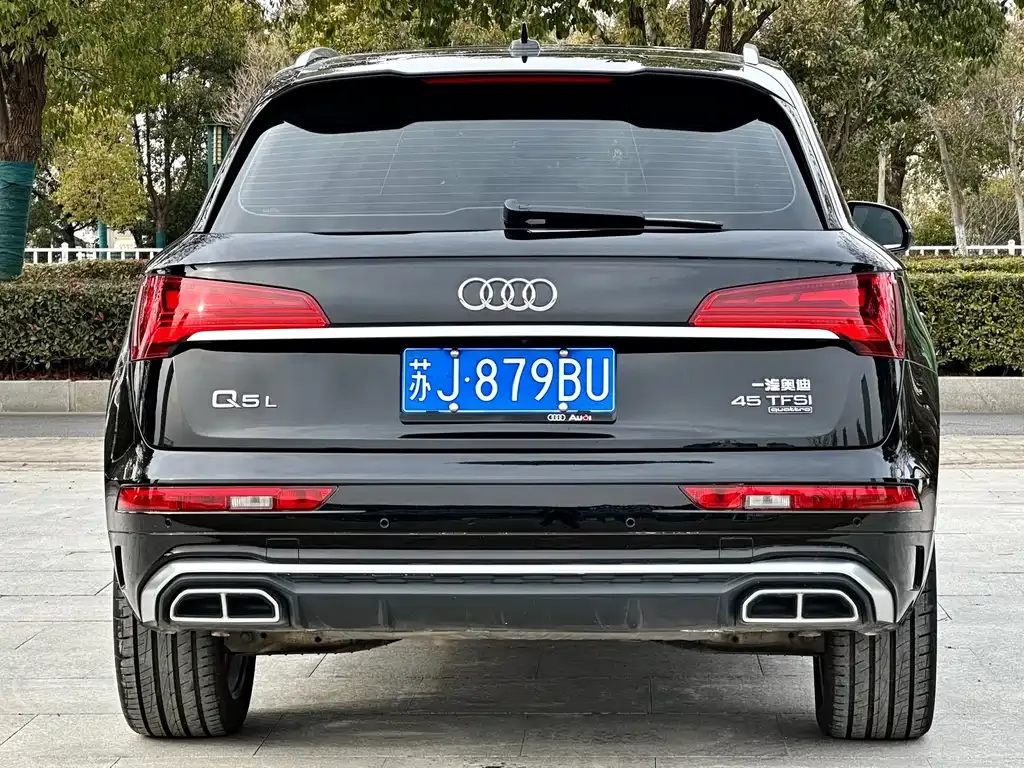 Audi Q5L — фото 9