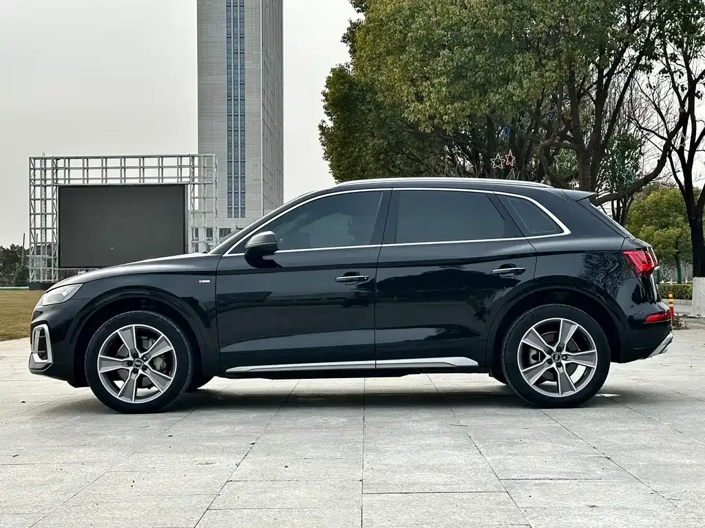 Audi Q5L — фото 3