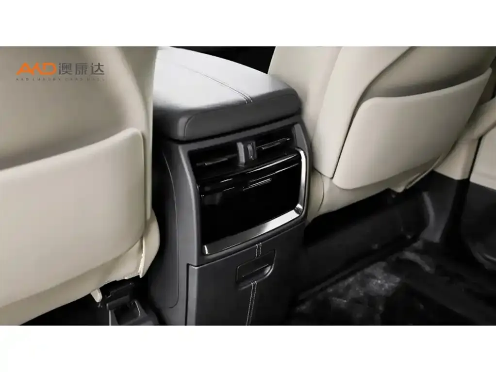 Toyota Alphard — фото 10