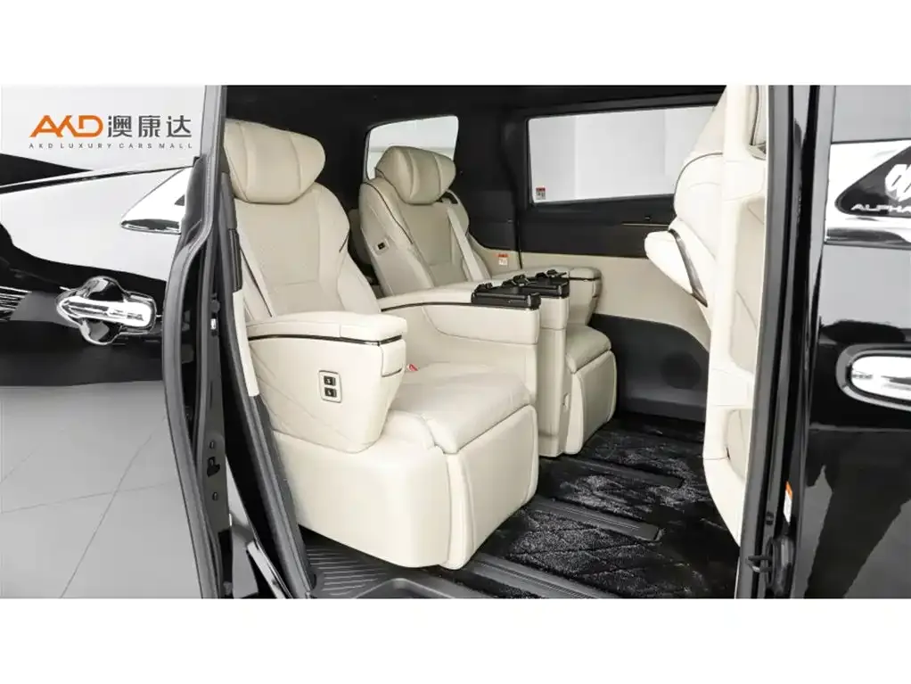 Toyota Alphard — фото 7