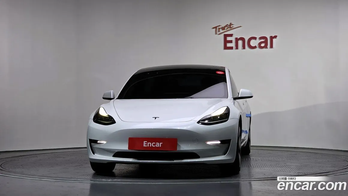 Tesla Model 3 — фото 2