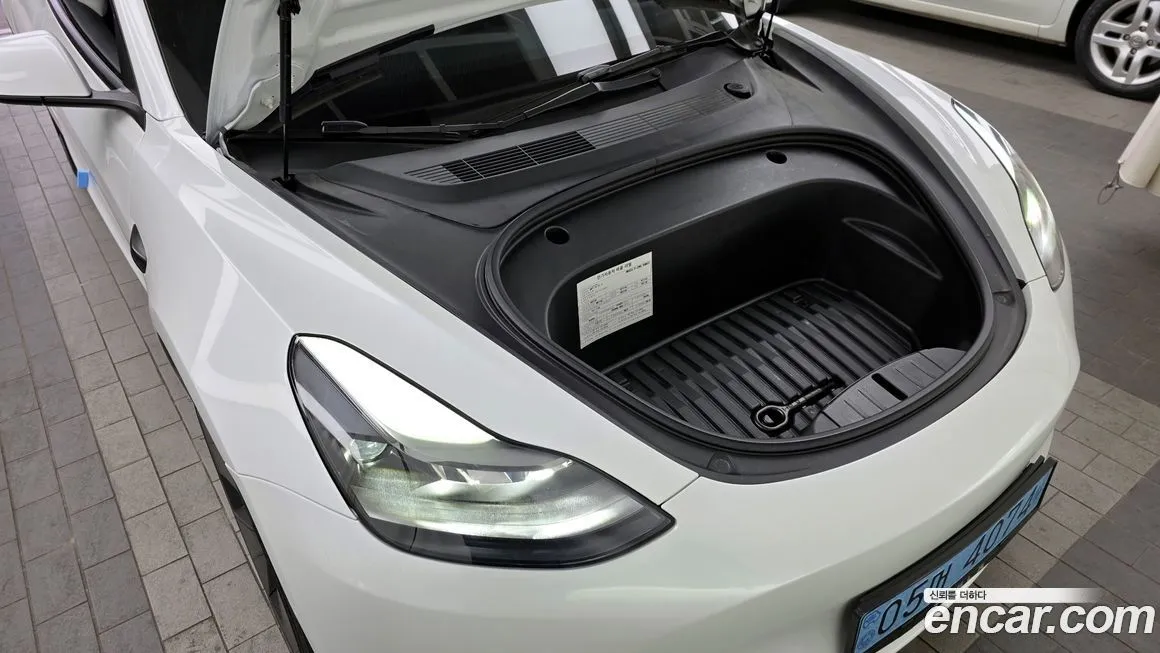 Tesla Model 3 — фото 7