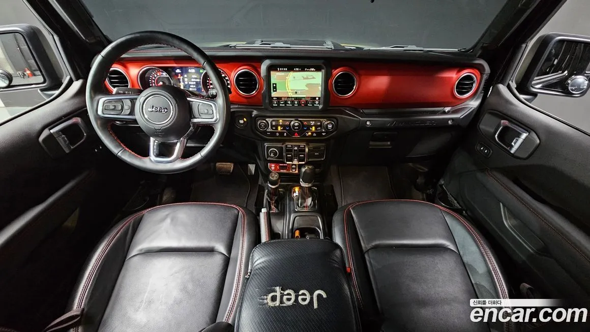 Jeep Wrangler — фото 7