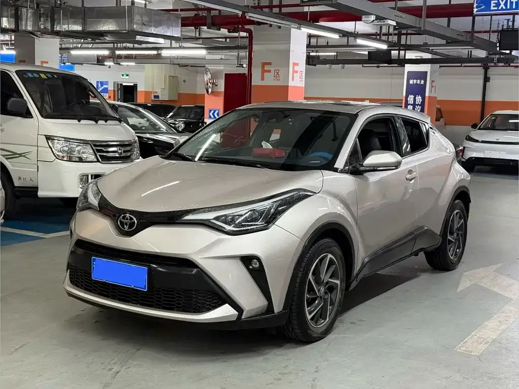 Toyota C-HR — фото 1
