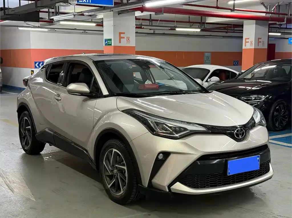 Toyota C-HR — фото 8
