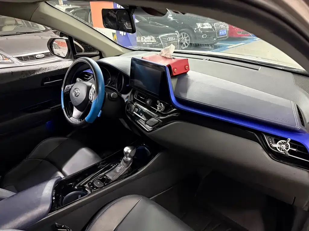Toyota C-HR — фото 3