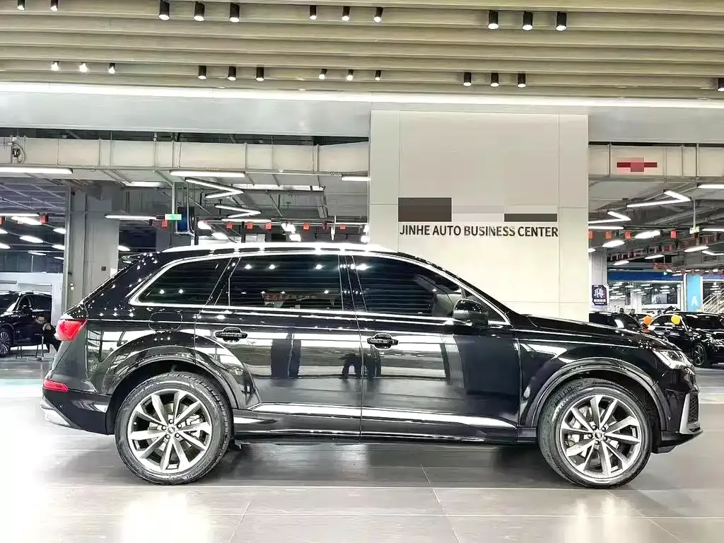 Audi Q7 — фото 6