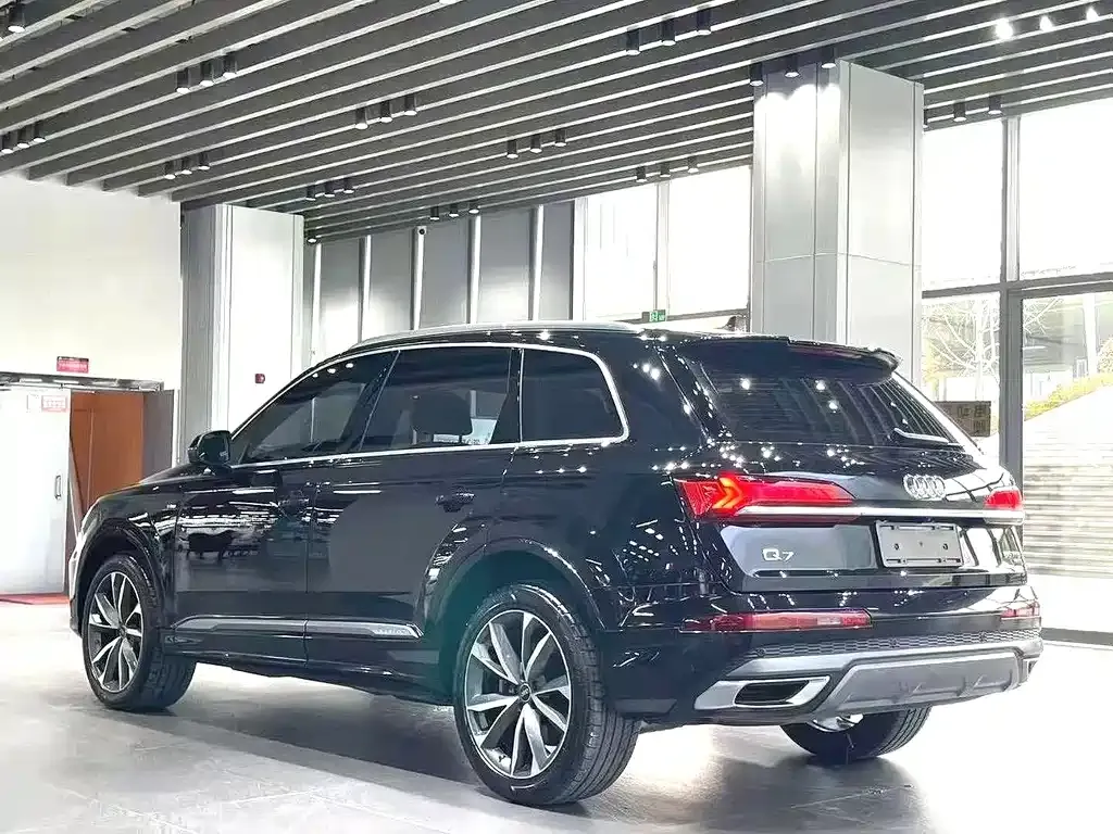 Audi Q7 — фото 5