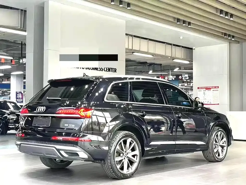 Audi Q7 — фото 7