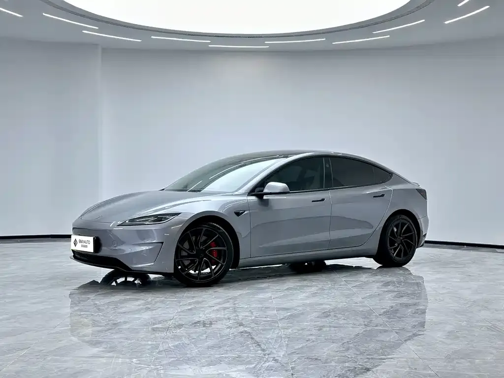 Tesla Model 3 — фото 1