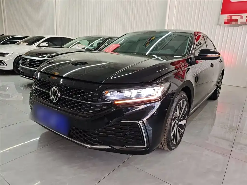 Volkswagen Passat — фото 1