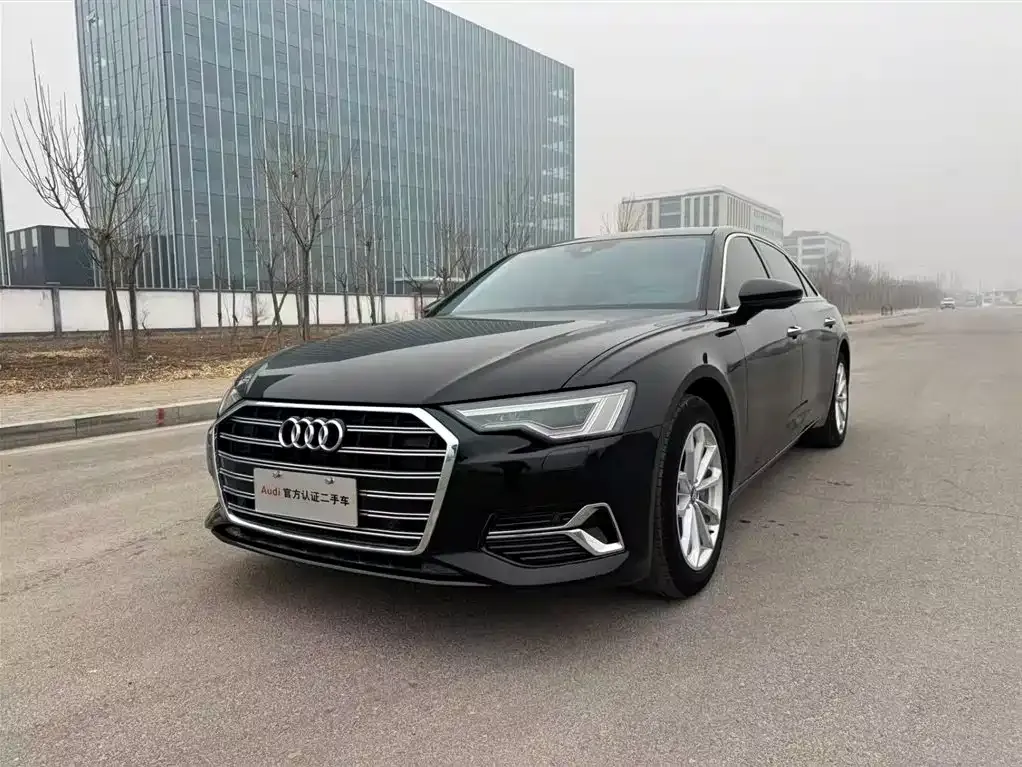 Audi A6L — фото 1