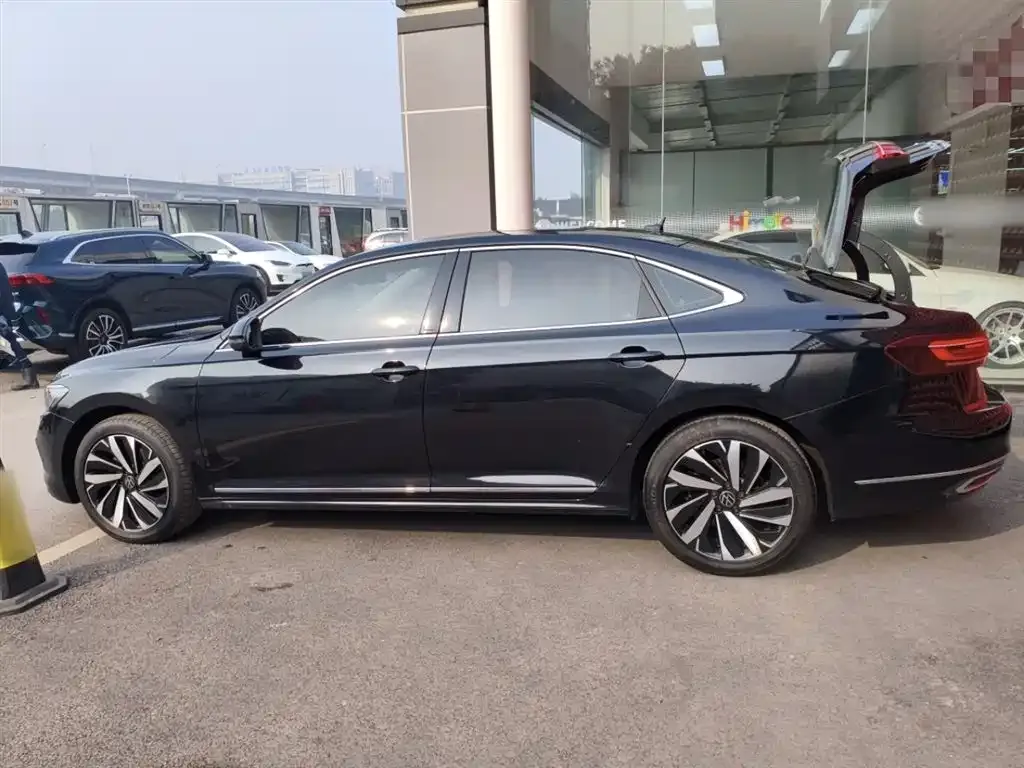 Volkswagen Passat — фото 8