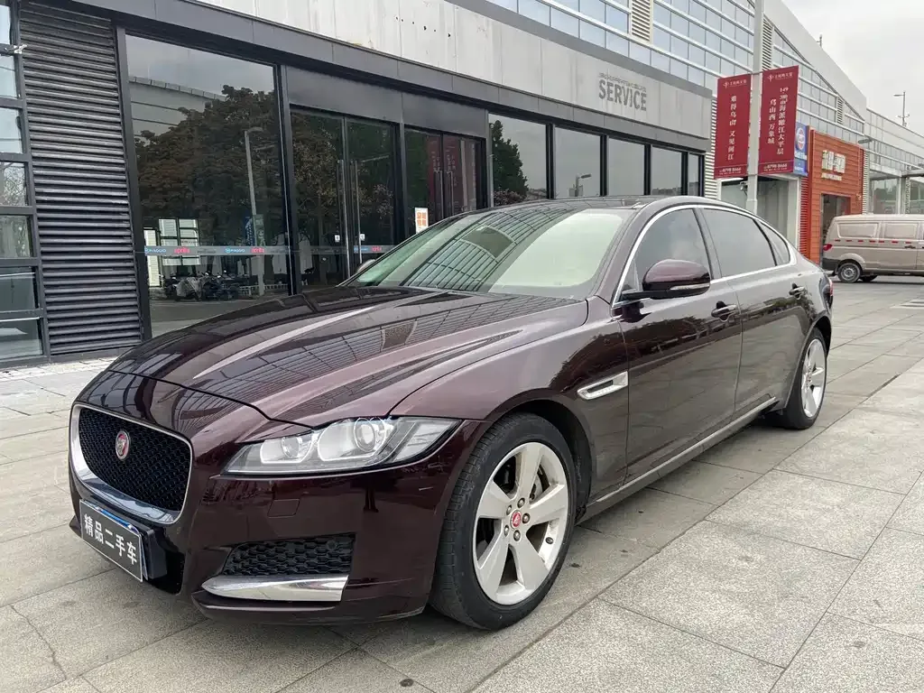 Jaguar XFL — фото 1