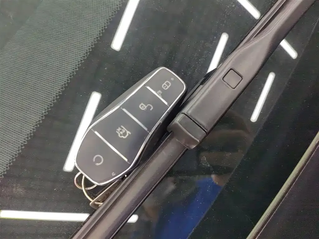BYD Seal — фото 9