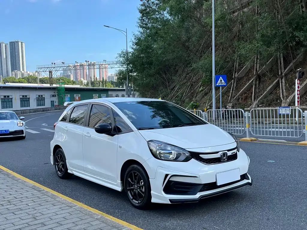 Honda Fit — фото 7