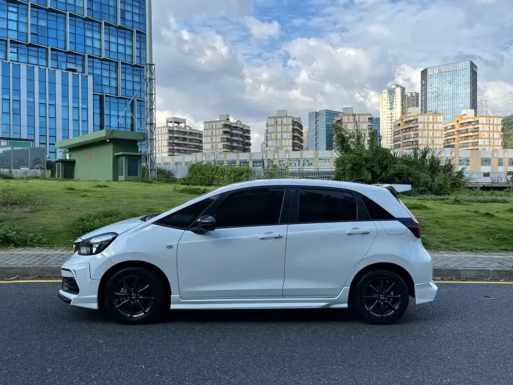 Honda Fit — фото 4