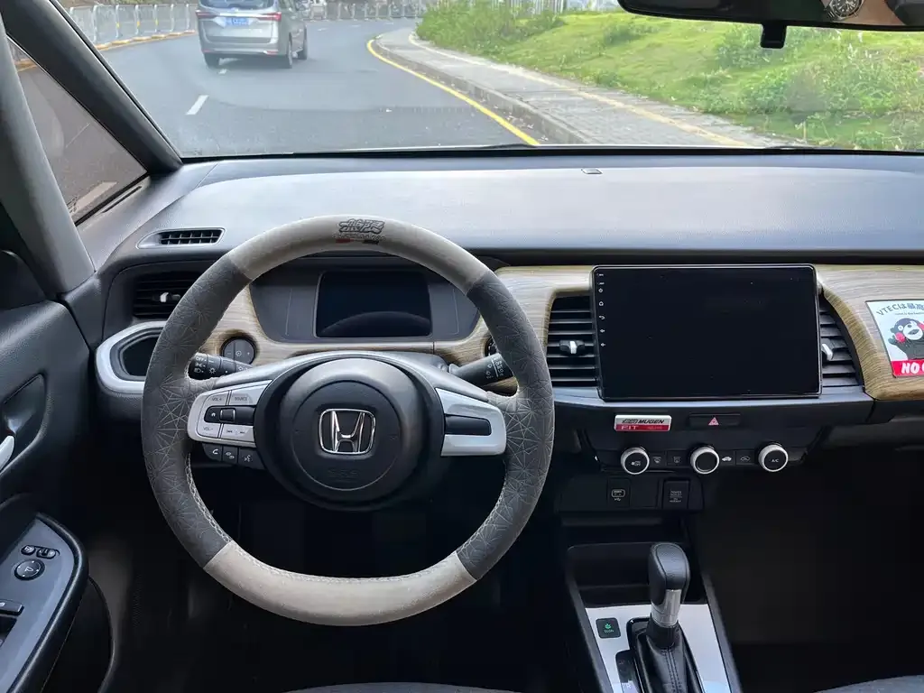 Honda Fit — фото 10