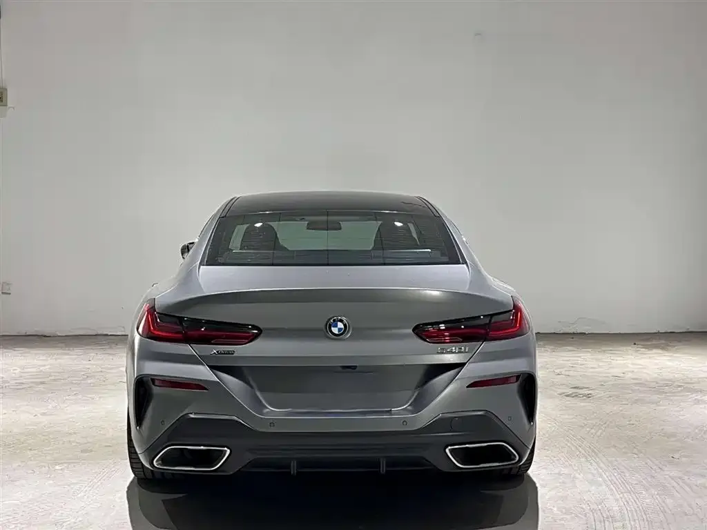 BMW 8 Series — фото 3