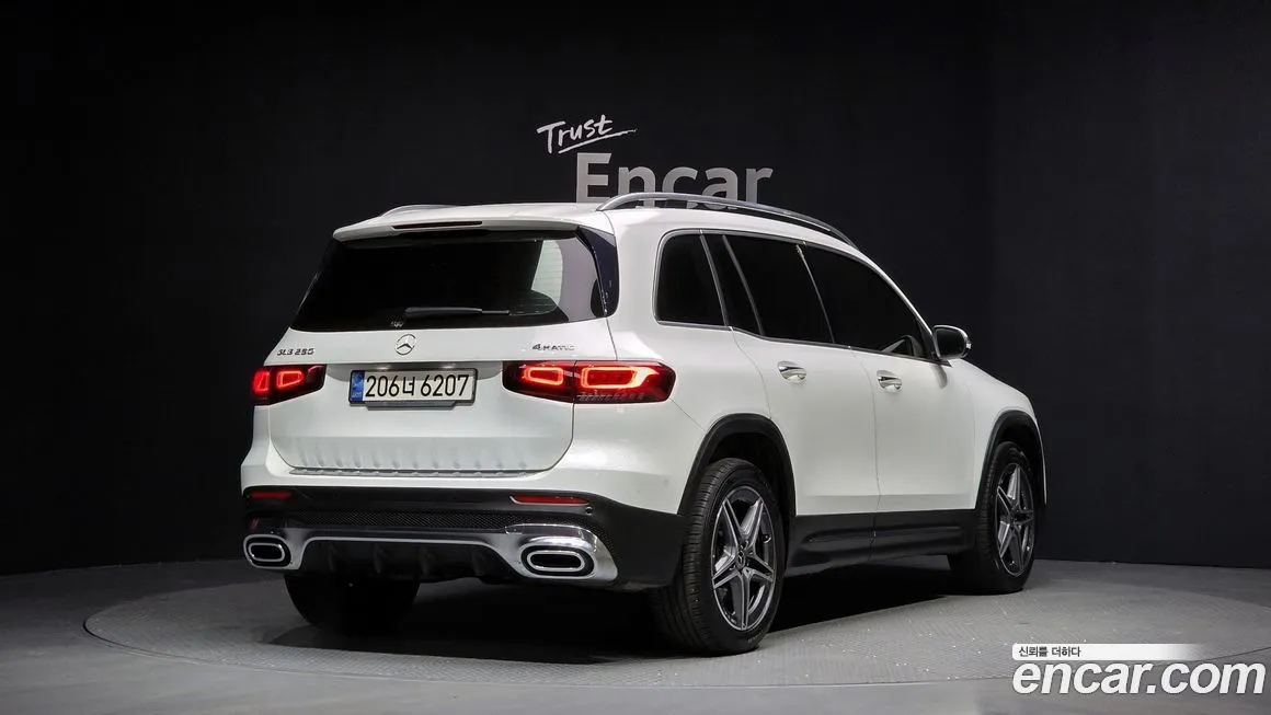 Mercedes-Benz GLB-Class — фото 4
