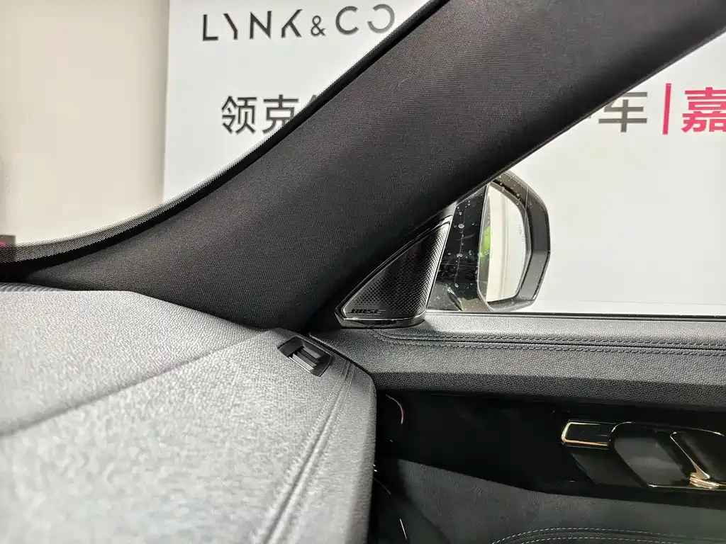 Lynk & Co 09 — фото 10