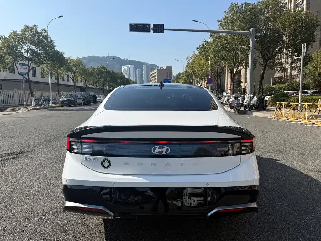 Hyundai Sonata — фото 9
