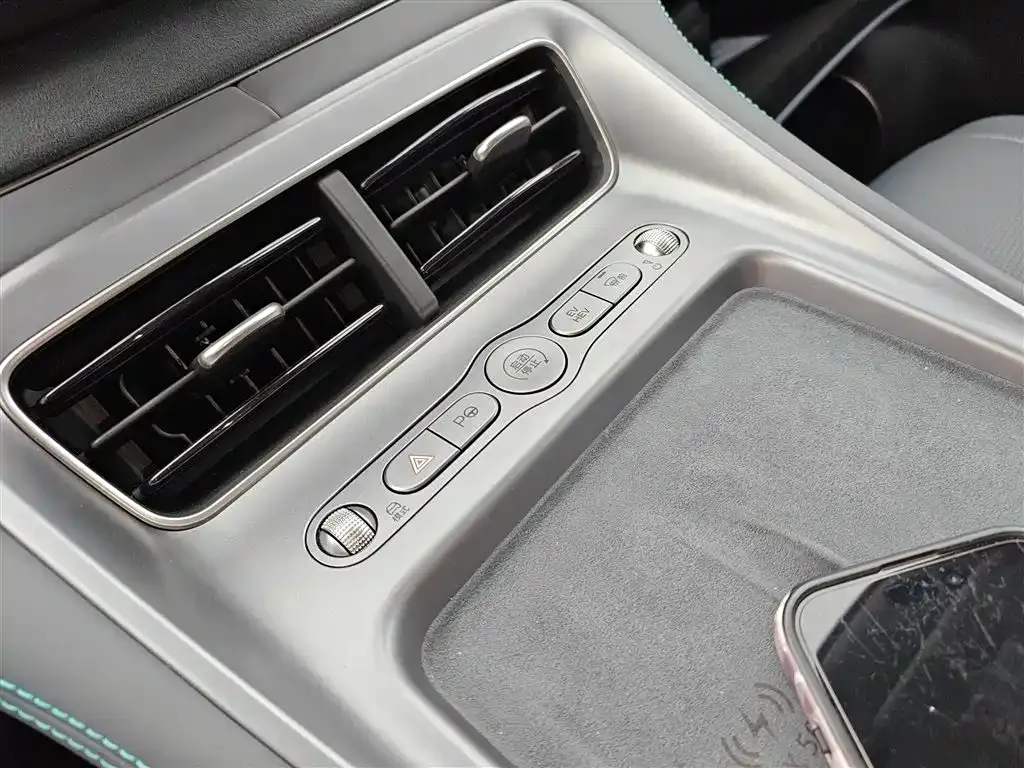 BYD Hiace 07 DM-i — фото 6
