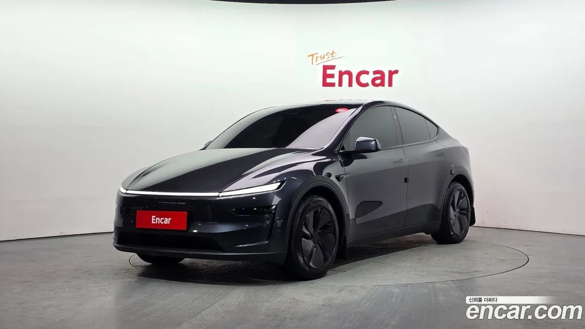 Tesla Model Y — фото 1