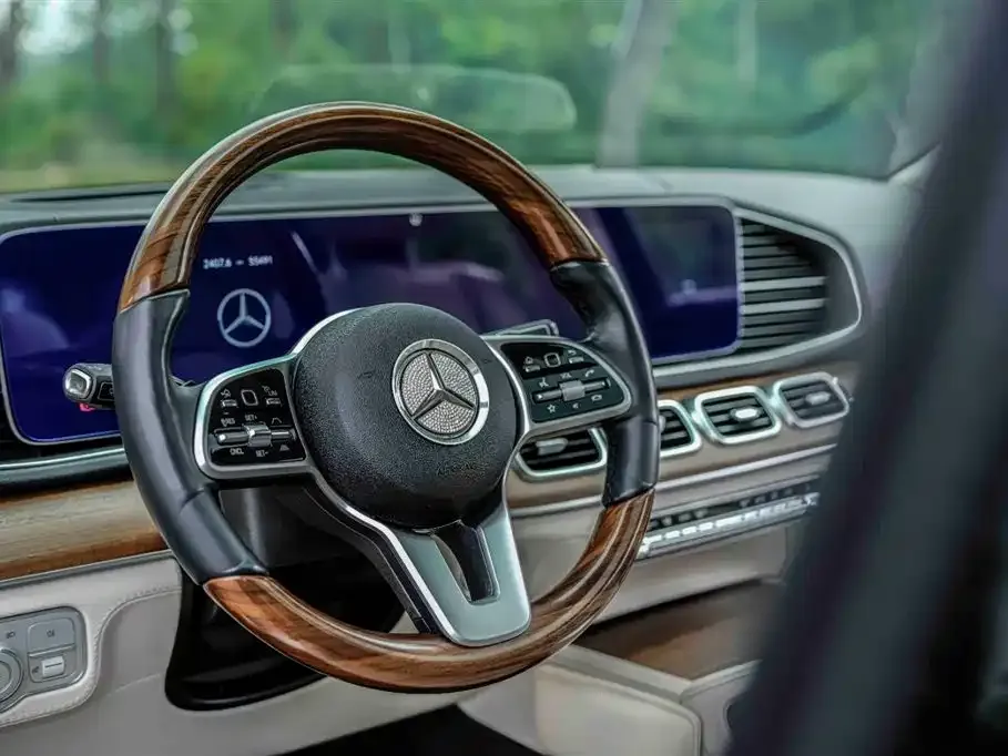 Mercedes-Benz GLS — фото 4