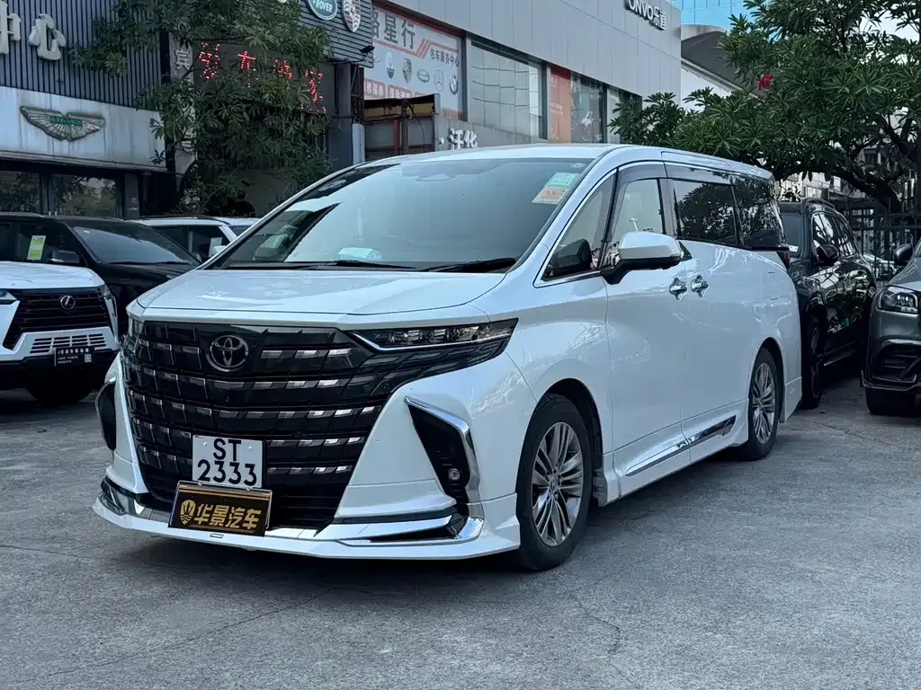 Toyota Alphard — фото 8